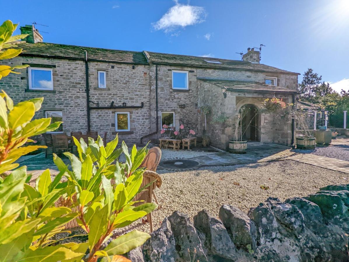 Whittakers Barn Farm Bed And Breakfast Cracoe Exterior photo